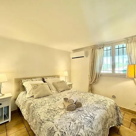 Apartment Bas De Provencale 2 Pieces Avec Jardin