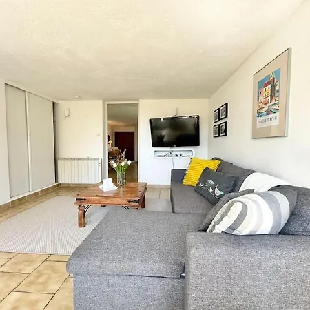 Apartment Bas De Provencale 2 Pieces Avec Jardin *
